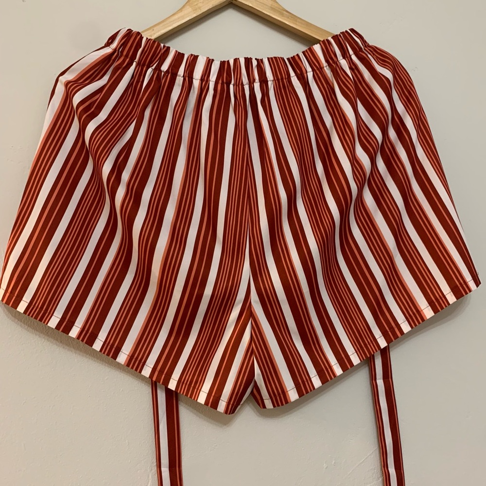Size 0XL Vertically Striped Shorts